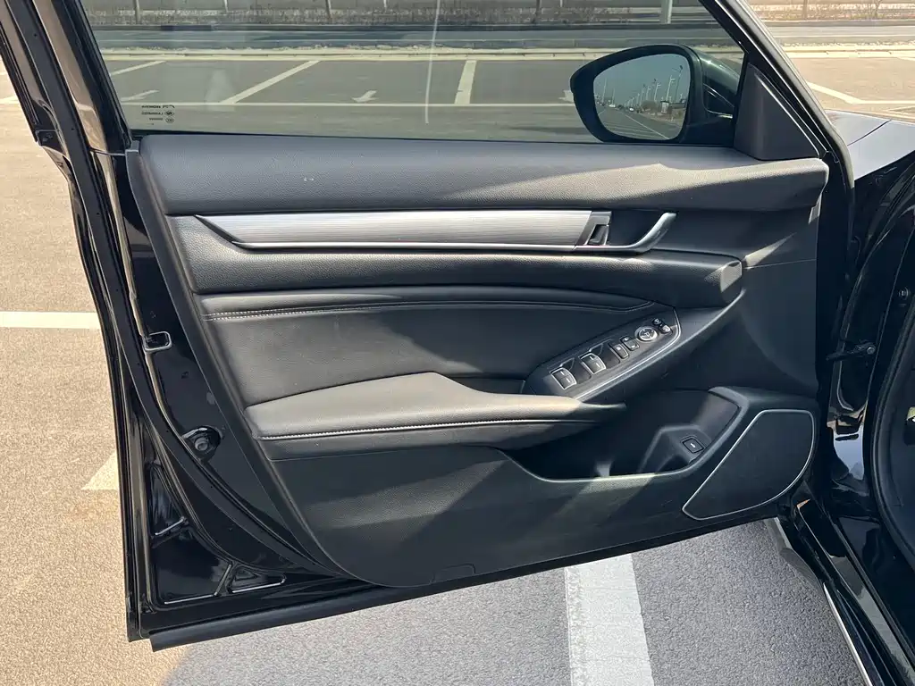 Honda Honda Accord 2022 260TURBO Luxury Edition 2023 - thumbnail 5