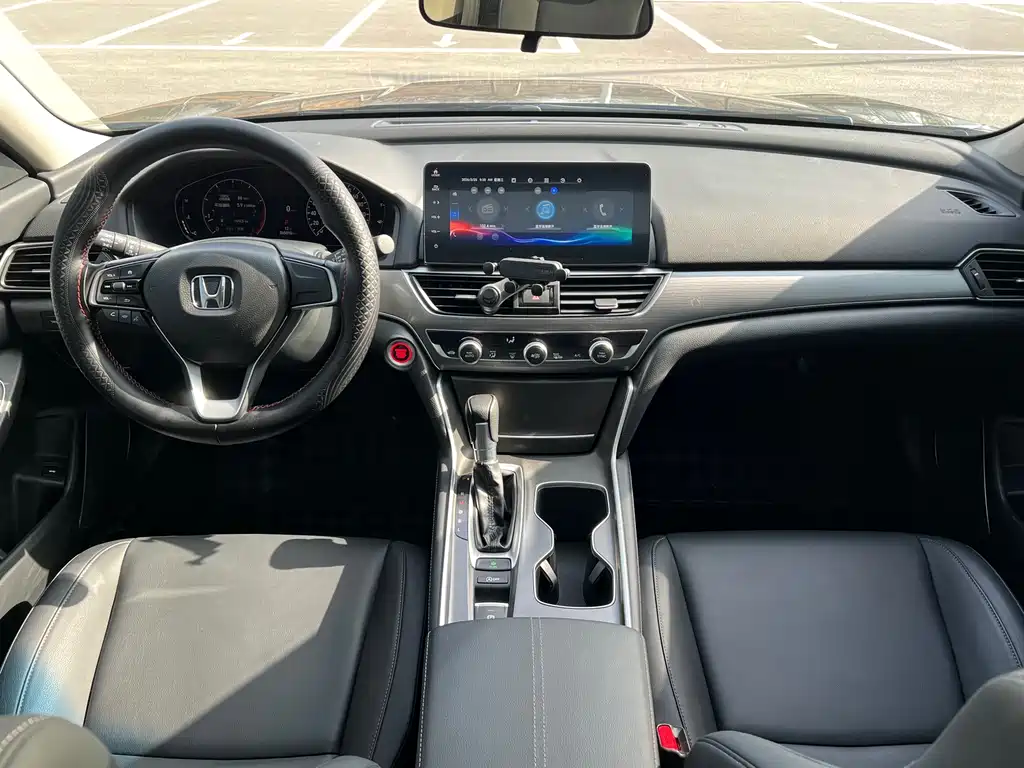 Honda Honda Accord 2022 260TURBO Luxury Edition 2023 - thumbnail 9