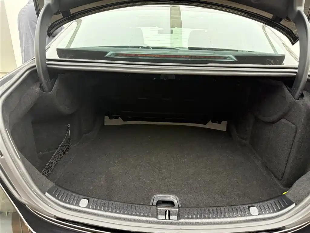 Mercedes-Benz Mercedes-Benz E-Class 2021 Model Year Facelift E 300 L Luxury Edition 2021 - thumbnail 8