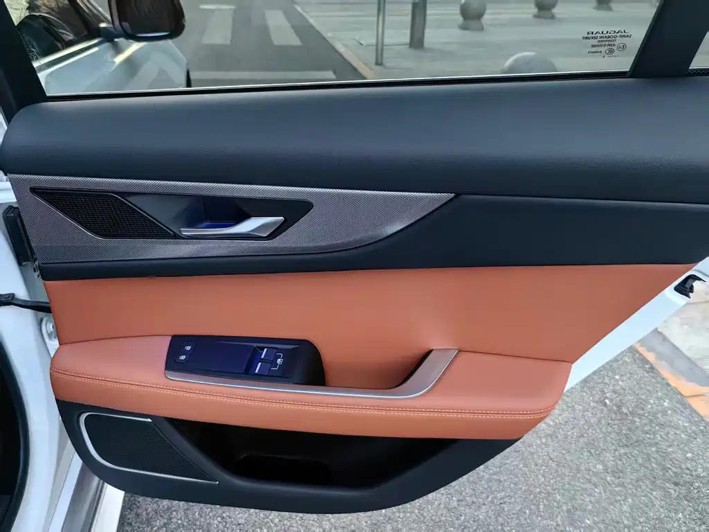 Jaguar Jaguar XEL 2021 2.0T 250PS R-DYNAMIC SE Tech Sport Edition 2022 - thumbnail 10