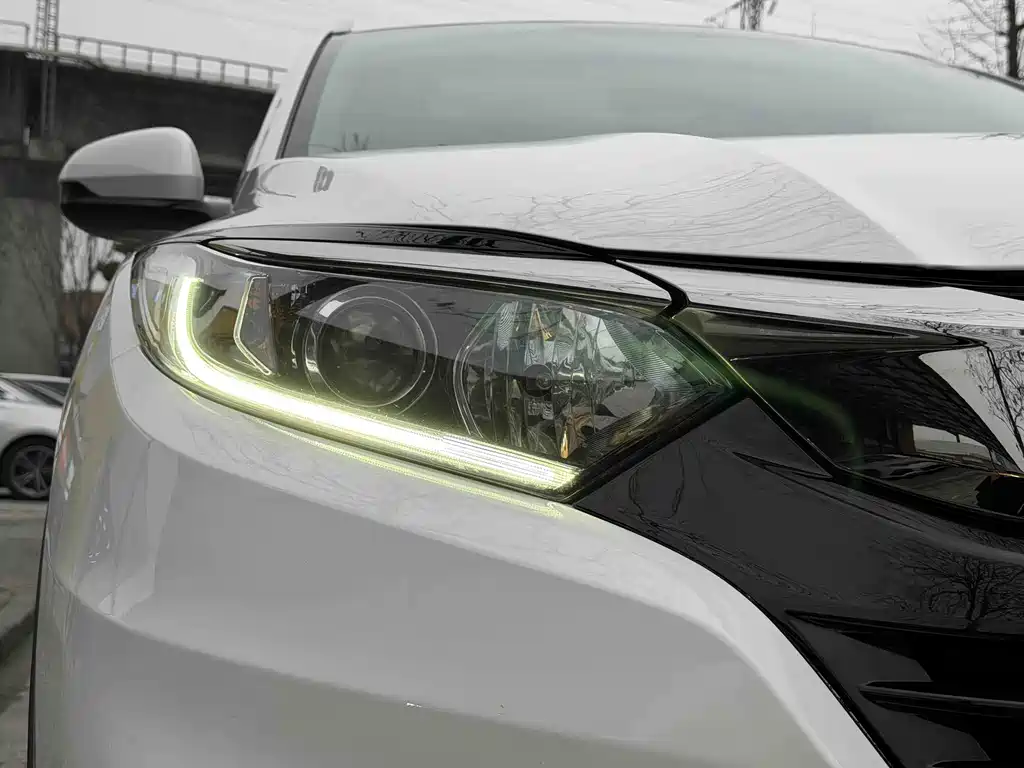 Honda Honda Vezel 2020 1.5L CVT Pioneer Edition 2022 - thumbnail 4
