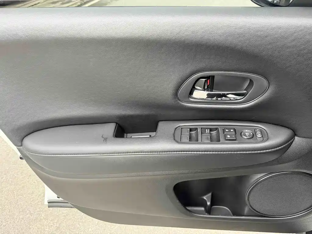 Honda Honda Vezel 2020 1.5L CVT Pioneer Edition 2022 - thumbnail 7