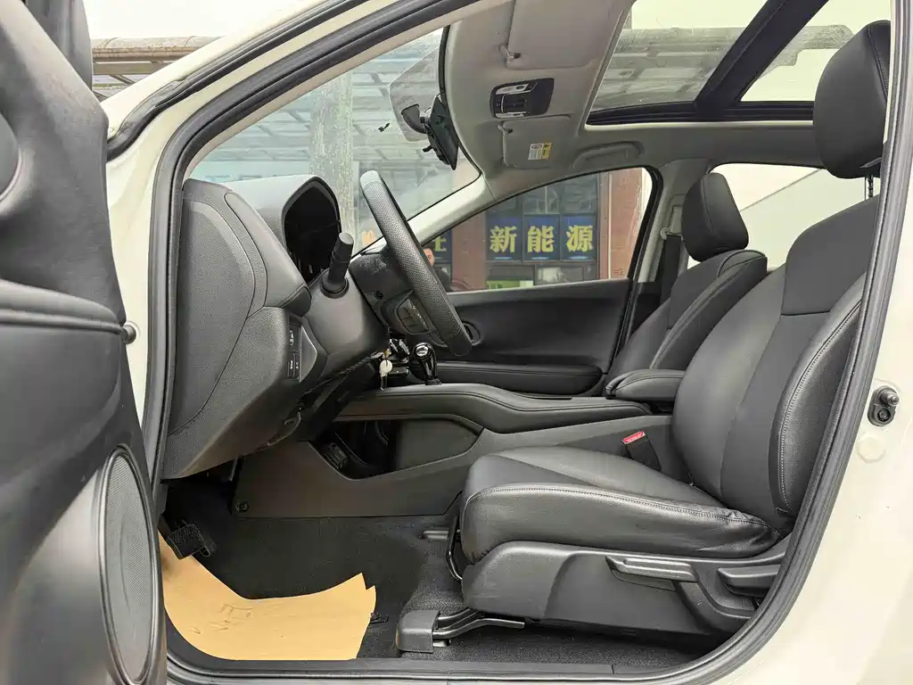 Honda Honda Vezel 2020 1.5L CVT Pioneer Edition 2022 - thumbnail 14
