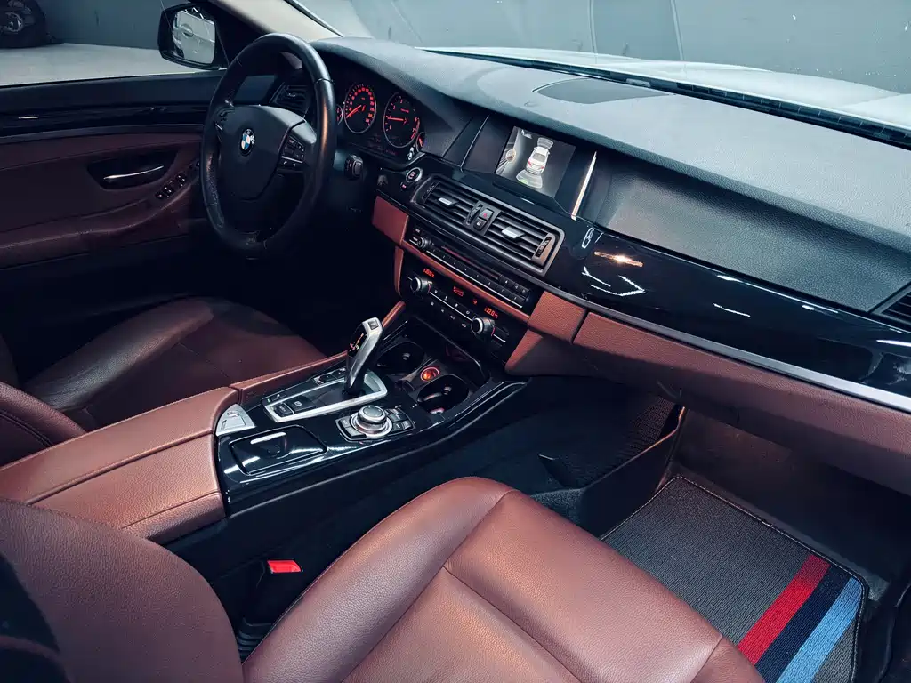 BMW BMW 5 Series 2014 520Li Elegant 2015 - thumbnail 14