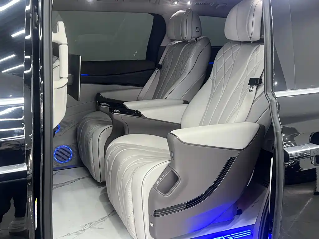 Denza DENZA D9 2022 DM-i 970 AWD Premium Edition 2023 - thumbnail 12