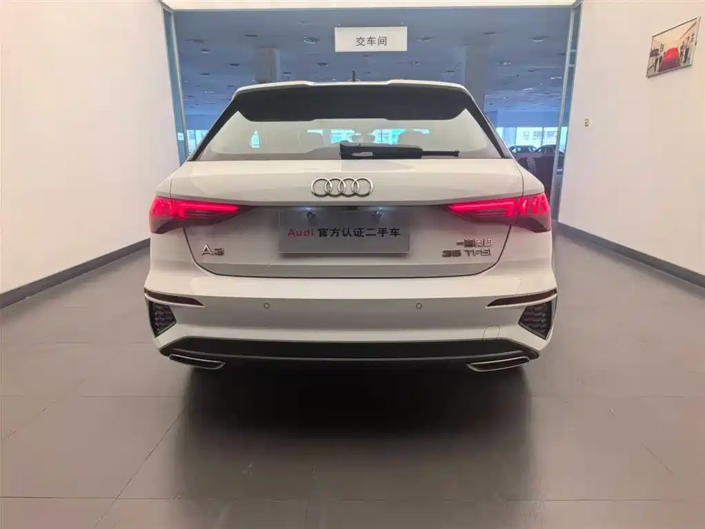 Audi Audi A3 Sportback 35 TFSI 2023 Model Year Fashion Sport Edition 2024 - thumbnail 3