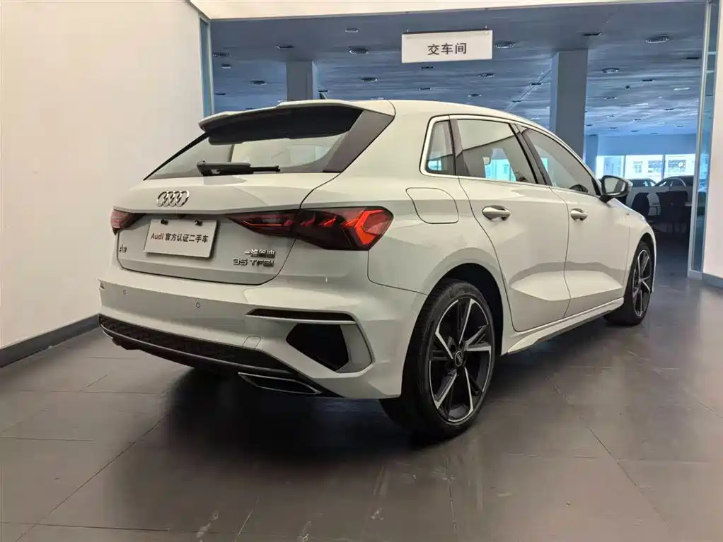 Audi Audi A3 Sportback 35 TFSI 2023 Model Year Fashion Sport Edition 2024 - thumbnail 4