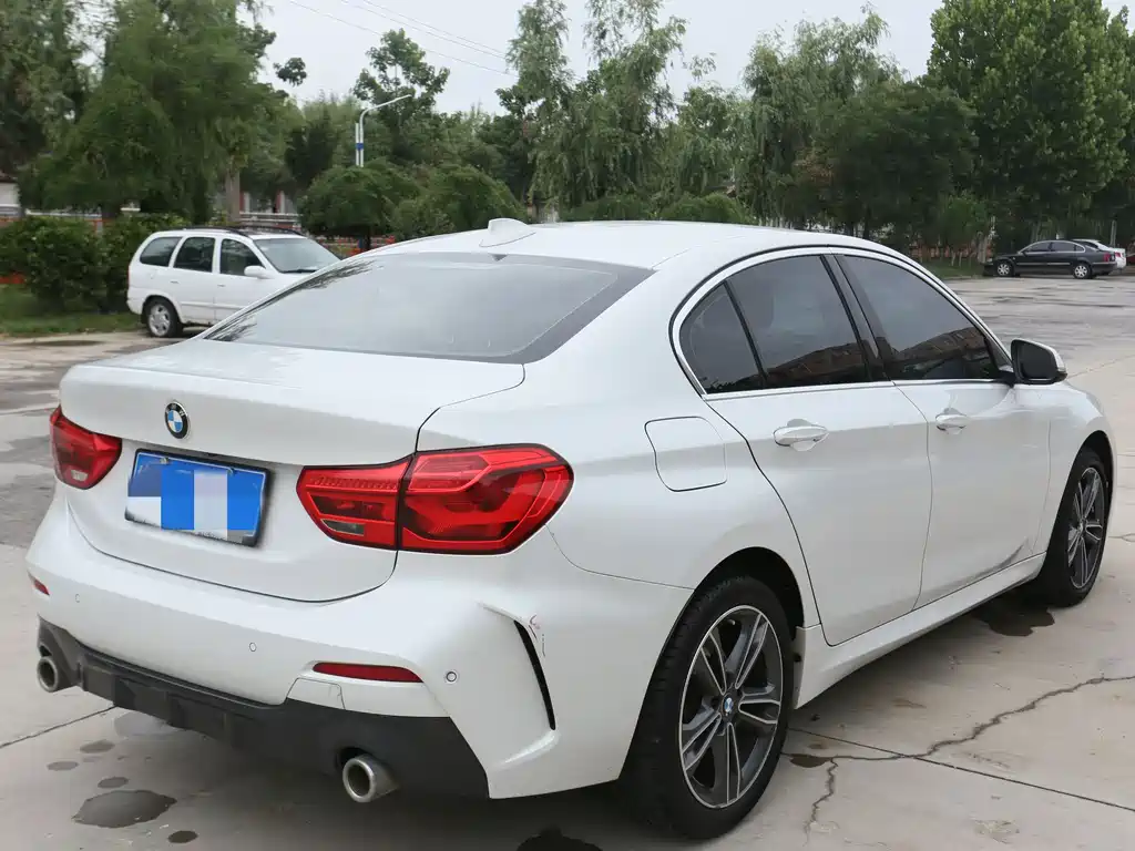 BMW BMW 1 Series 2021 120i M Sport 2021 - thumbnail 6