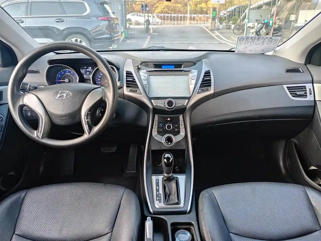 Hyundai Elantra 2015 1.6L Automatic Fashion Edition 2014 - thumbnail 8