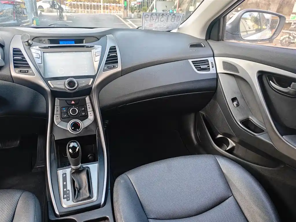 Hyundai Elantra 2015 1.6L Automatic Fashion Edition 2014 - thumbnail 10
