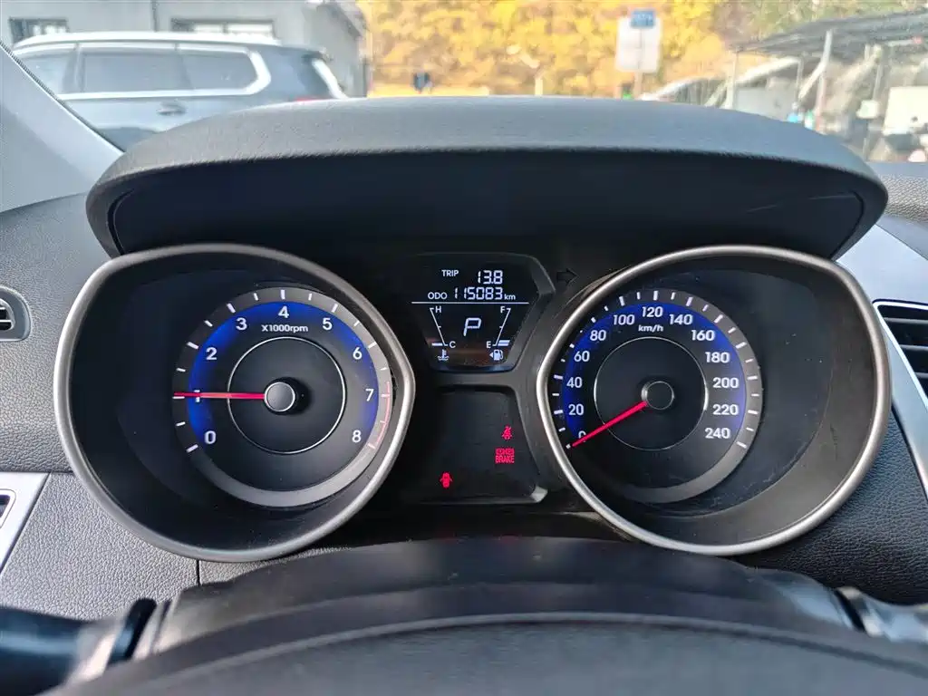 Hyundai Elantra 2015 1.6L Automatic Fashion Edition 2014 - thumbnail 11