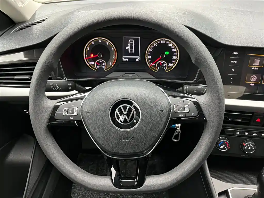 Volkswagen Lavida 2021 280TSI DSG Comfort Edition 2021 - thumbnail 4