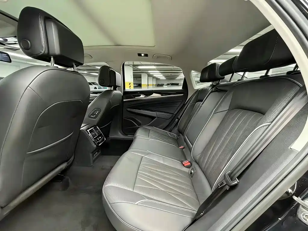 Volkswagen Volkswagen Passat 2022 330TSI Luxury Starry Sky Edition 2022 - thumbnail 6