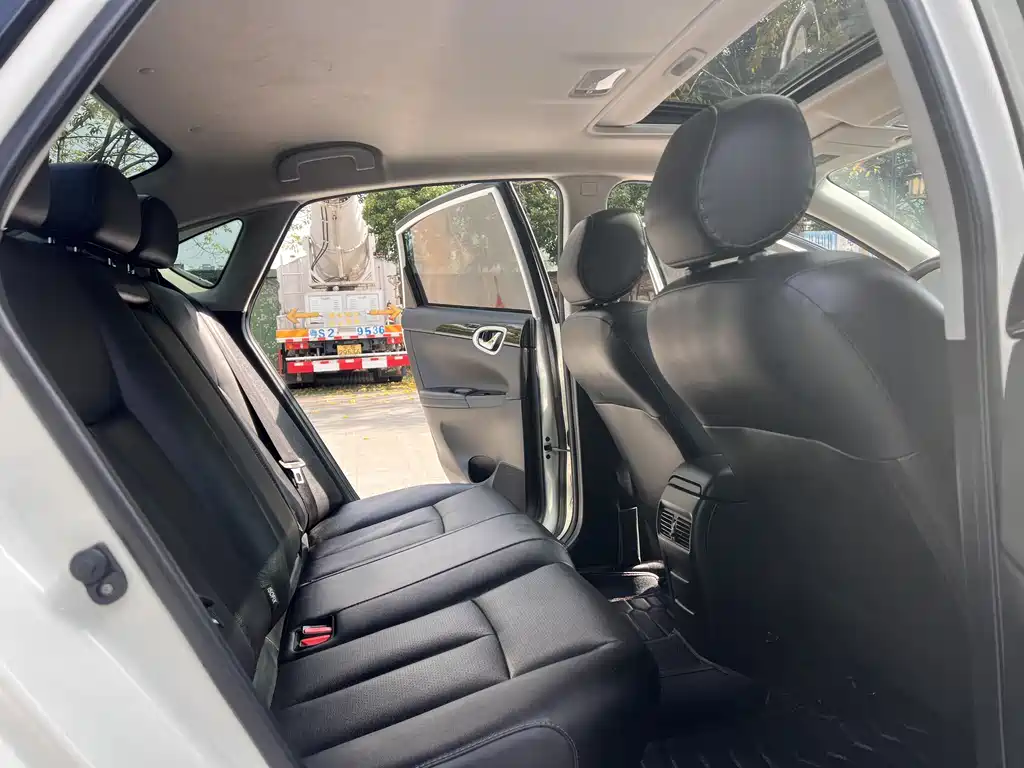 Nissan Nissan Sylphy 2021 Classic 1.6XL CVT Luxury Edition 2021 - thumbnail 8