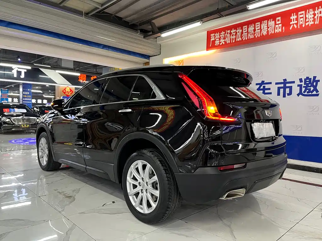 Cadillac Cadillac XT4 2020 Facelift 28T FWD Technology Edition 2021 - thumbnail 3