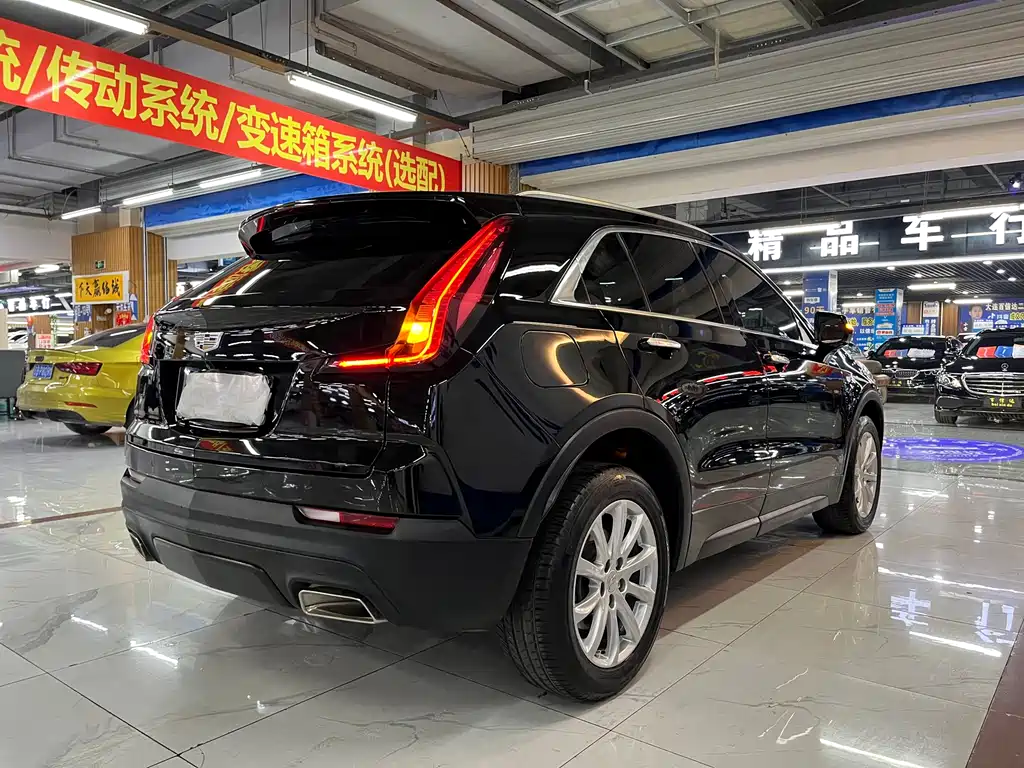 Cadillac Cadillac XT4 2020 Facelift 28T FWD Technology Edition 2021 - thumbnail 5