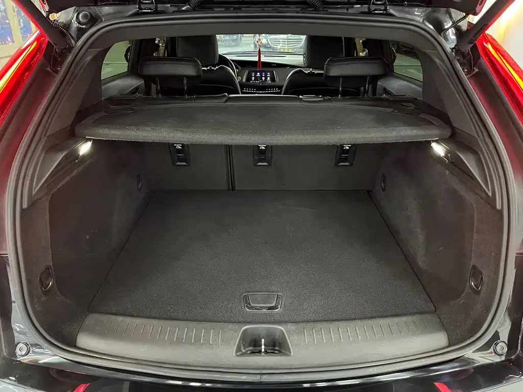 Cadillac Cadillac XT4 2020 Facelift 28T FWD Technology Edition 2021 - thumbnail 9