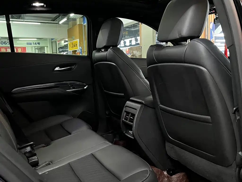 Cadillac Cadillac XT4 2020 Facelift 28T FWD Technology Edition 2021 - thumbnail 14