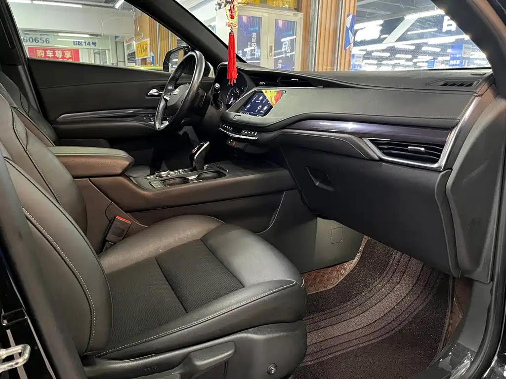 Cadillac Cadillac XT4 2020 Facelift 28T FWD Technology Edition 2021 - thumbnail 15