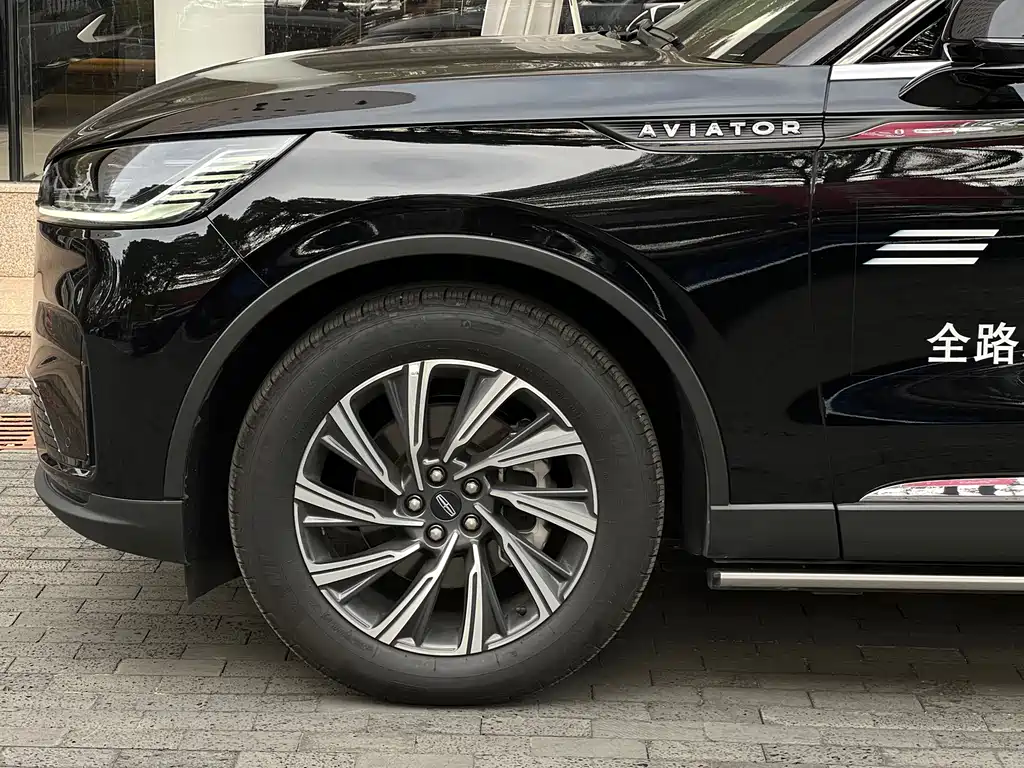 Lincoln Lincoln Nautilus 2024 3.0T V6 AWD Elegant Edition 6-seater 2025 - thumbnail 9