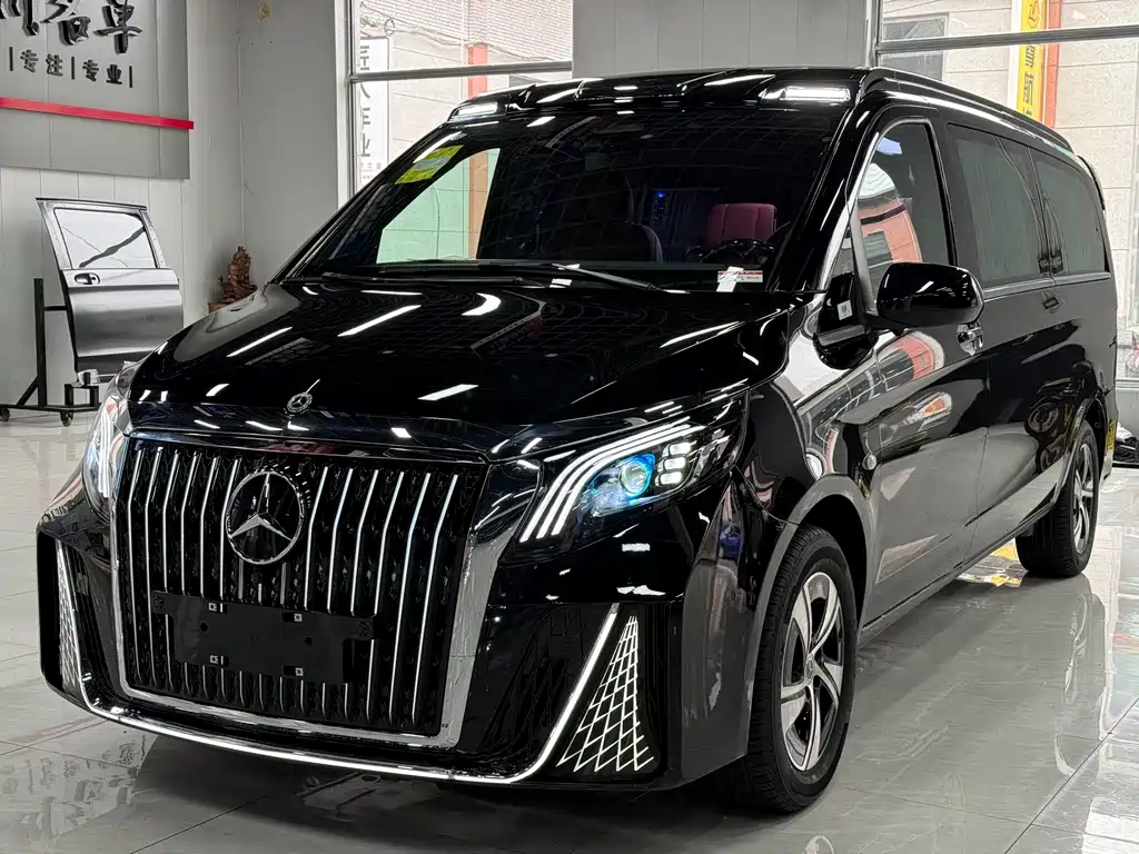 Mercedes-Benz Vito 2024 2.0T Elite 7-seater 2026