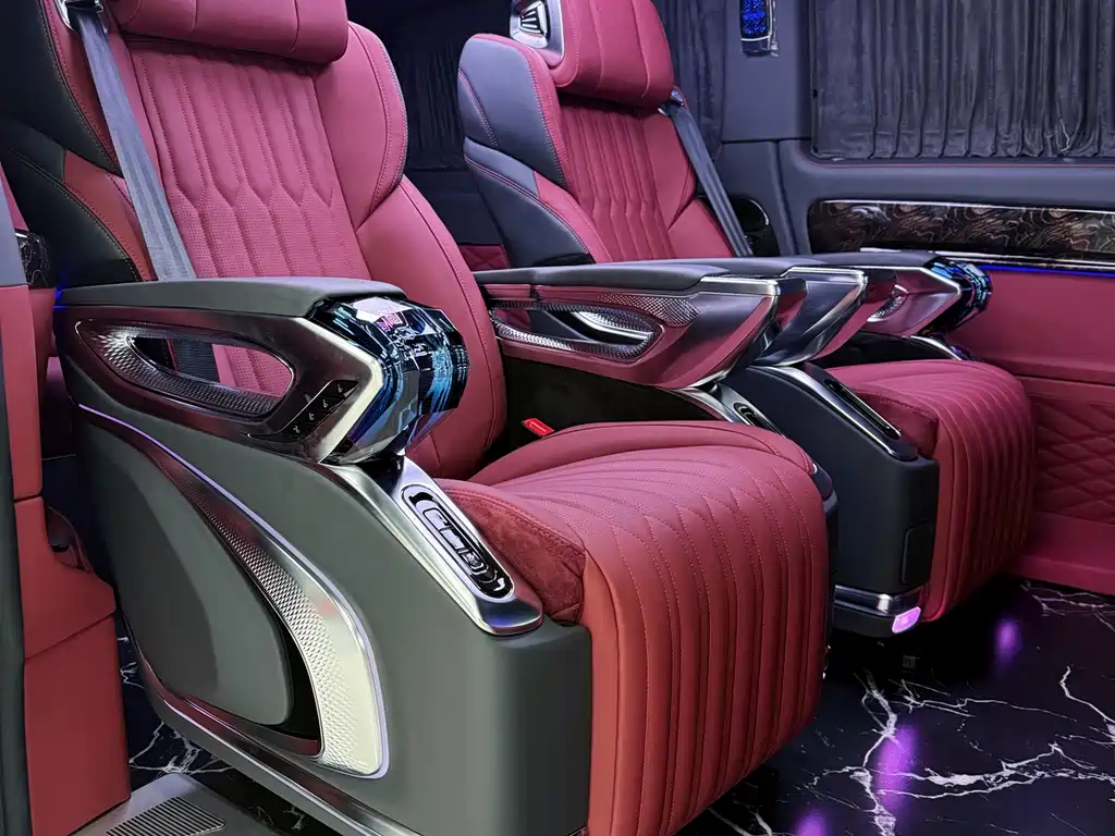 Mercedes-Benz Vito 2024 2.0T Elite 7-seater 2026 - thumbnail 9