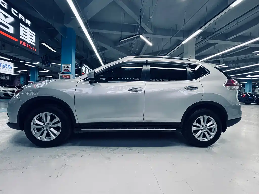 Nissan Nissan X-Trail 2014 2.0L CVT Comfort 2WD 2017 - thumbnail 2