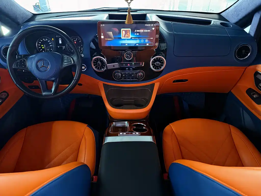Mercedes-Benz Vito 2023 2.0T Business Edition 7-seater 2023 - thumbnail 4