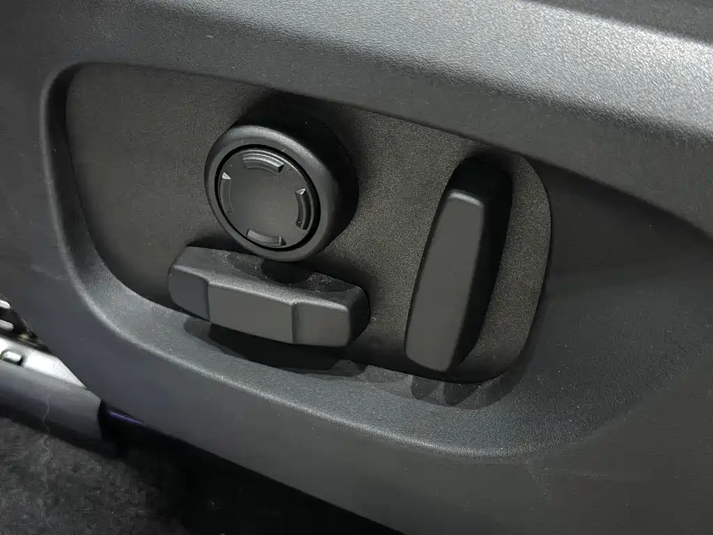 Land Rover Discovery Sport 2019 240PS HSE LUXURY Edition China V 2019 - thumbnail 9