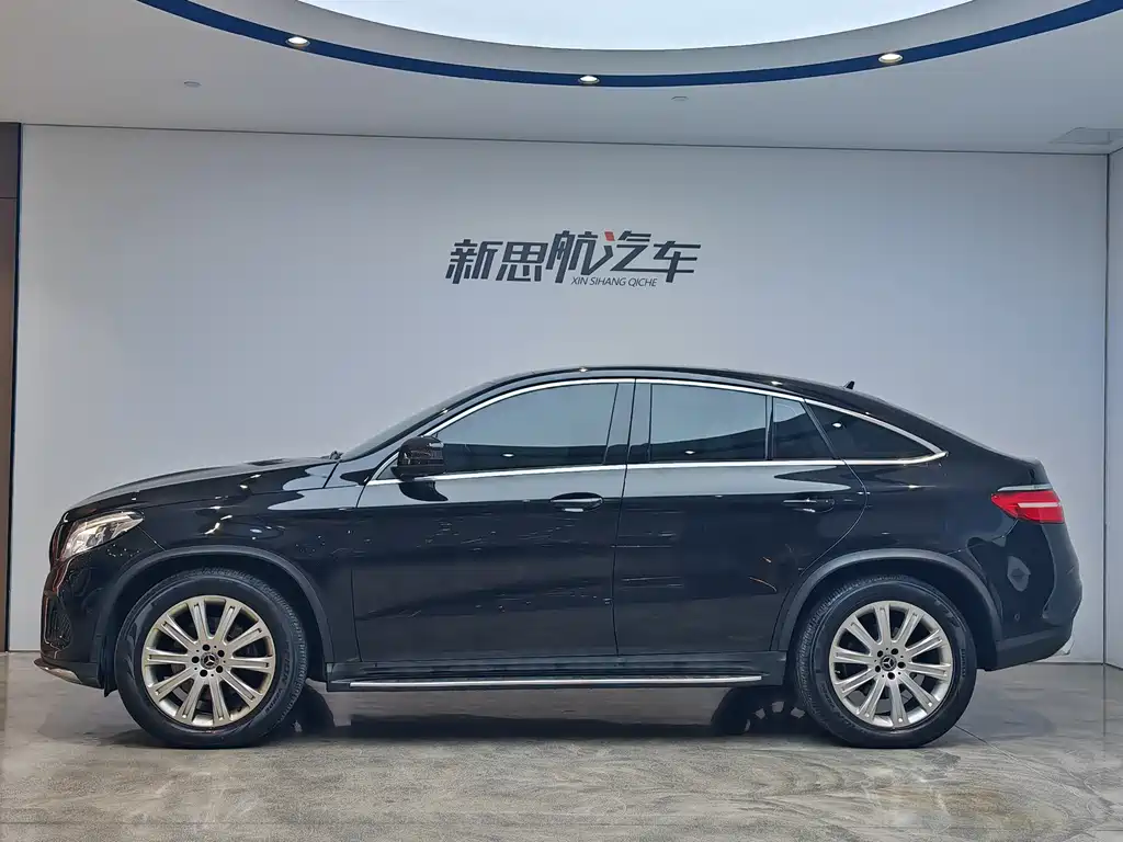 Mercedes-Benz Mercedes-Benz GLE Coupe 2018 GLE 320 4MATIC Coupé SUV 2019 - thumbnail 3