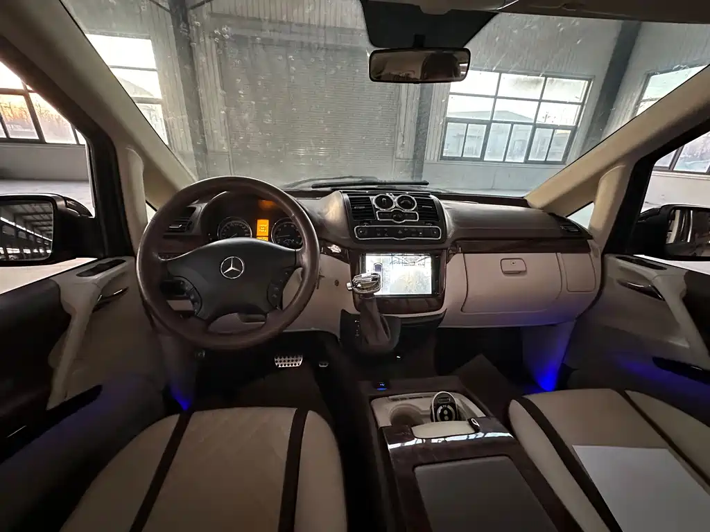 Mercedes-Benz Viano 2011 2.5L Luxury Edition 2011 - thumbnail 11