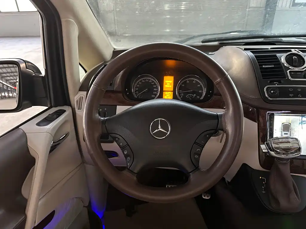 Mercedes-Benz Viano 2011 2.5L Luxury Edition 2011 - thumbnail 13