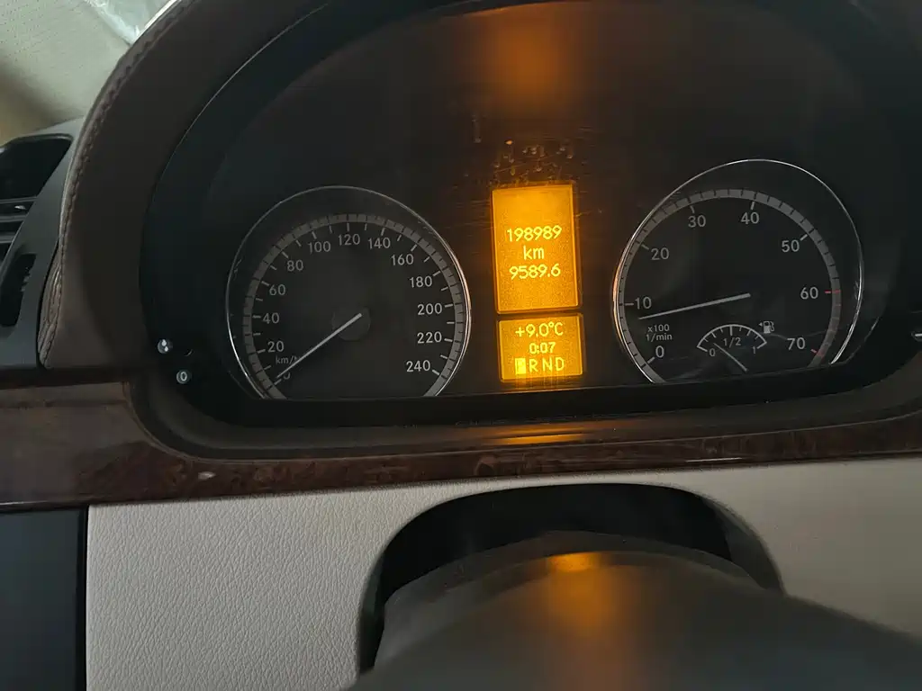 Mercedes-Benz Viano 2011 2.5L Luxury Edition 2011 - thumbnail 16