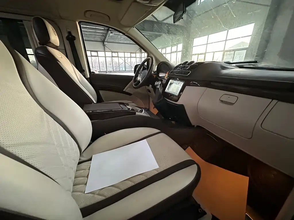 Mercedes-Benz Viano 2011 2.5L Luxury Edition 2011 - thumbnail 18