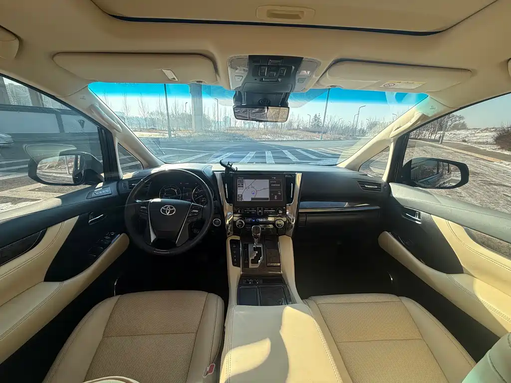 Toyota Alphard 2023 Crown Hybrid 2.5L HV Royal Edition 2023 - thumbnail 6