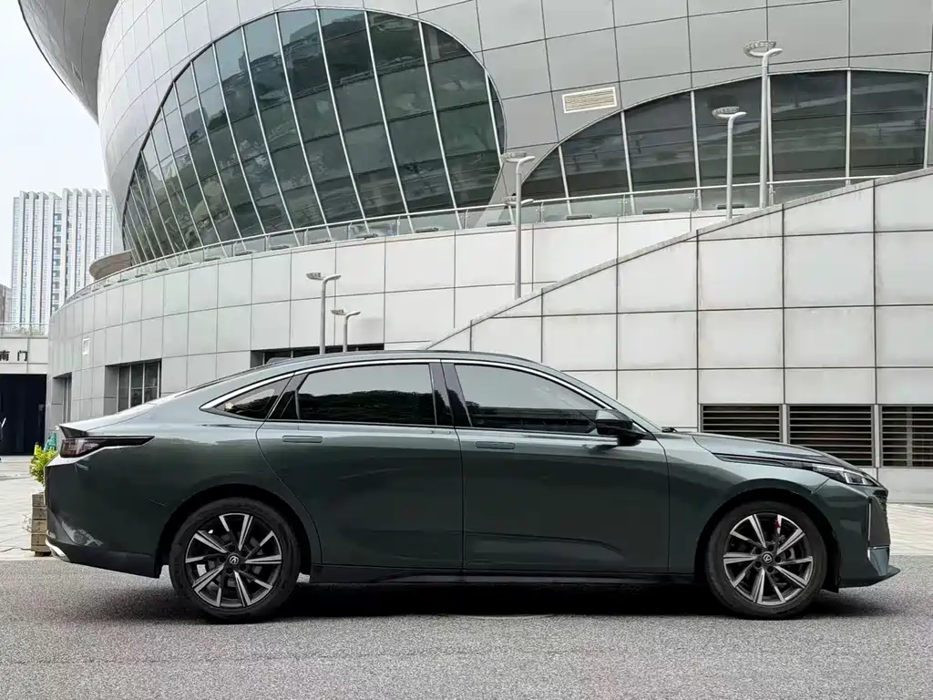 Changan Yida 2023 Blue Whale NE 1.5T GDI DCT Comfort Edition 2023 - thumbnail 5