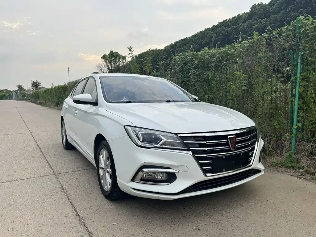 Roewe Roewe i5 2020 1.5L Automatic 4G Connected Luxury Edition 2020 - thumbnail 2