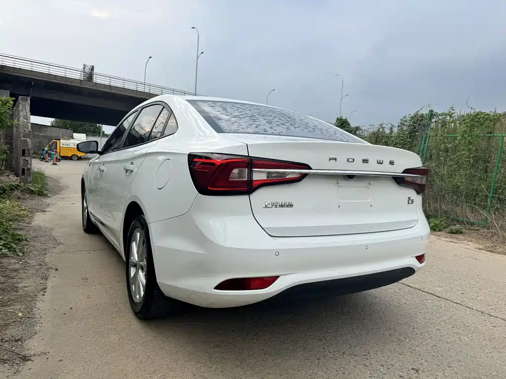 Roewe Roewe i5 2020 1.5L Automatic 4G Connected Luxury Edition 2020 - thumbnail 4