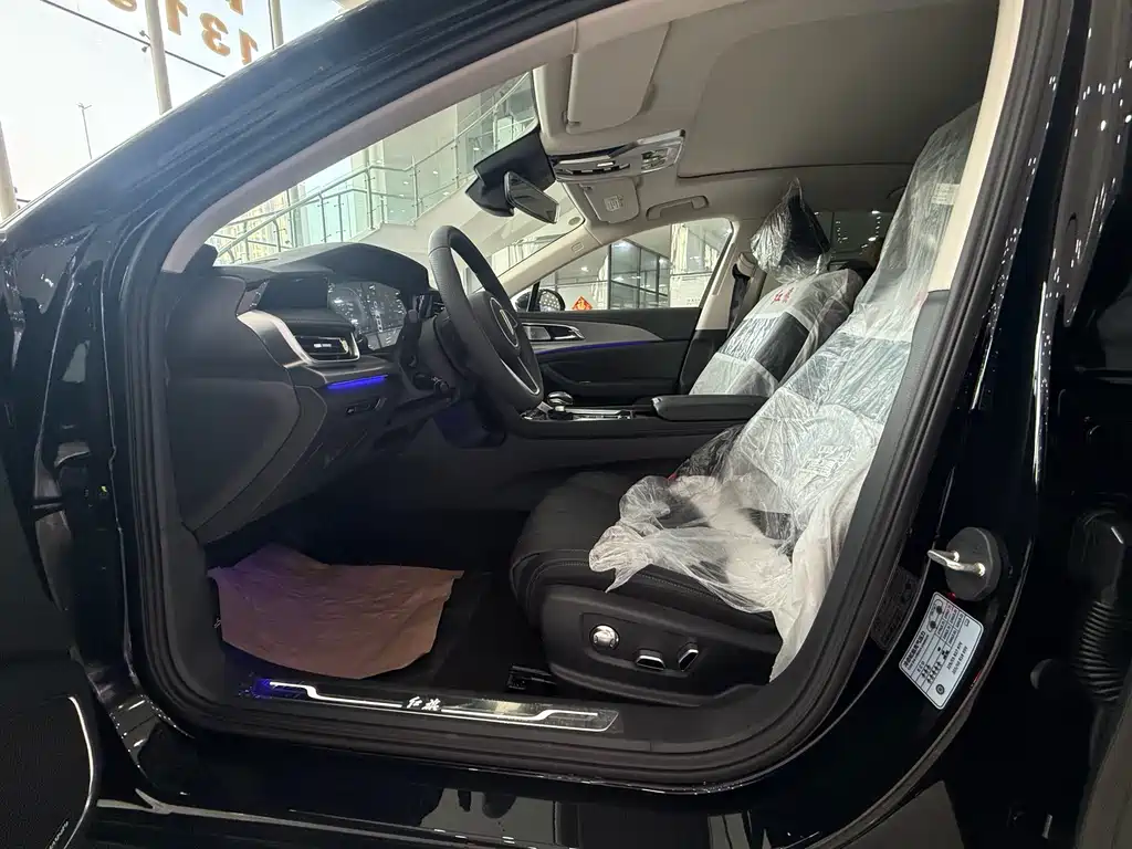 Hongqi Hongqi H5 2025 1.5T HEV Flag Leader 500,000 Units Commemorative Edition 2025 - thumbnail 5