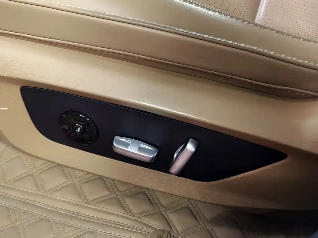 Li Auto Li ONE 2021 Extended Range 6-Seat Version 2022 - thumbnail 11