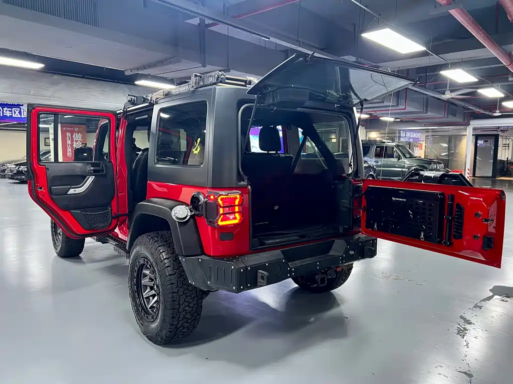 Jeep Jeep Wrangler 2017 3.6L Rubicon Unlimited Sahara Edition 2019 - thumbnail 6