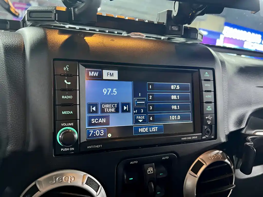Jeep Jeep Wrangler 2017 3.6L Rubicon Unlimited Sahara Edition 2019 - thumbnail 9