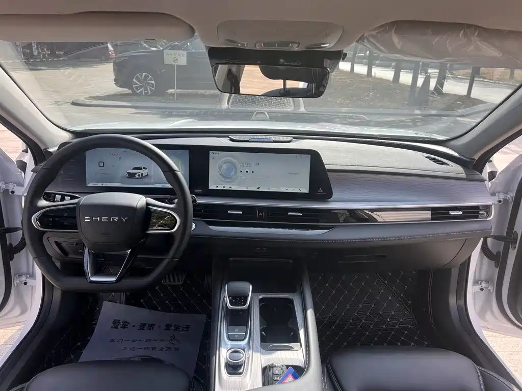 Chery Arrizo 8 2025 1.6T DCT Rui 2025 - thumbnail 4