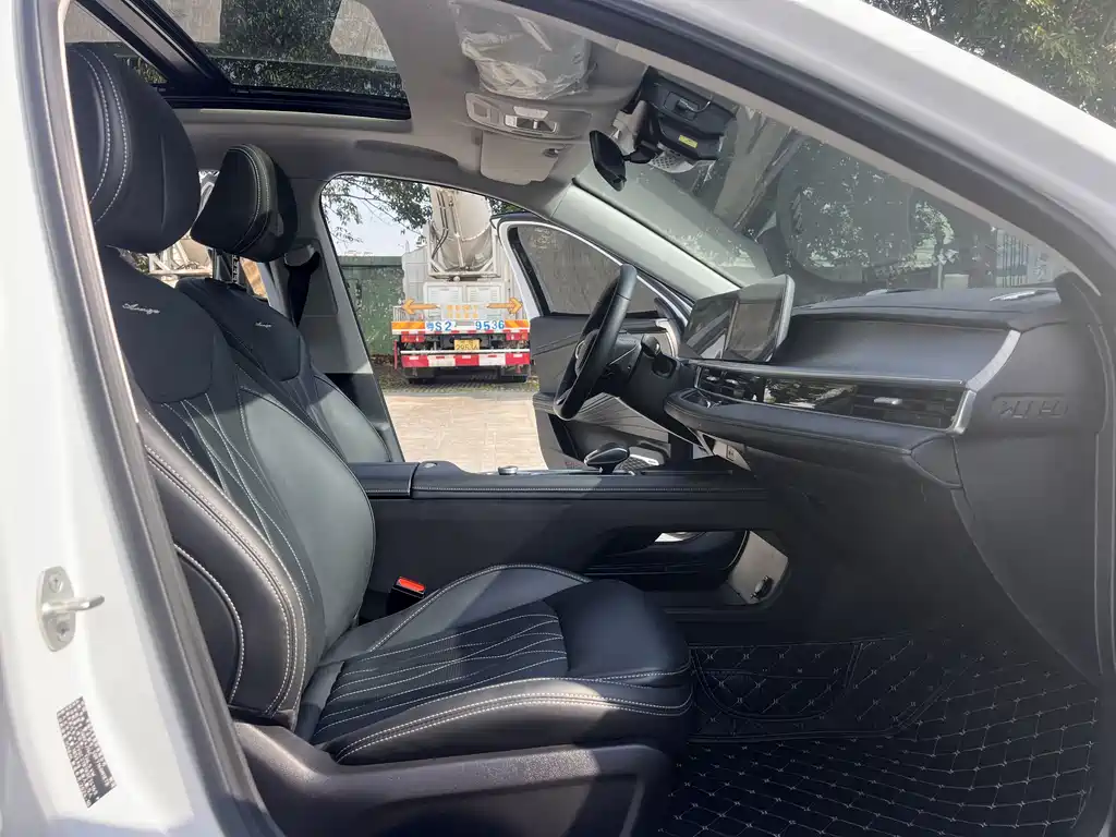 Chery Arrizo 8 2025 1.6T DCT Rui 2025 - thumbnail 7