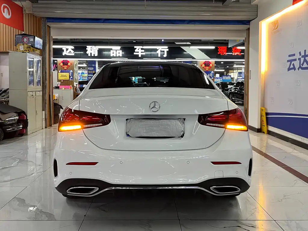 Mercedes-Benz Mercedes-Benz A-Class 2022 Facelift A 200 L Sport Sedan Dynamic Model 2023 - thumbnail 4