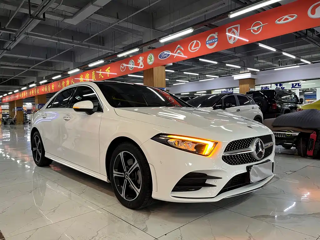Mercedes-Benz Mercedes-Benz A-Class 2022 Facelift A 200 L Sport Sedan Dynamic Model 2023 - thumbnail 6