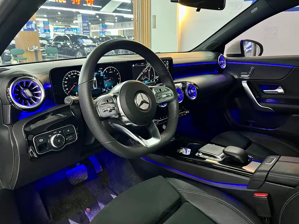 Mercedes-Benz Mercedes-Benz A-Class 2022 Facelift A 200 L Sport Sedan Dynamic Model 2023 - thumbnail 8