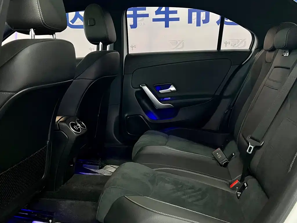Mercedes-Benz Mercedes-Benz A-Class 2022 Facelift A 200 L Sport Sedan Dynamic Model 2023 - thumbnail 10