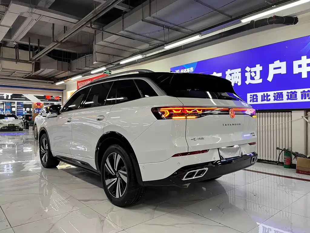 Volkswagen Lantu 2023 380TSI AWD R-Line Touring Edition 2023 - thumbnail 3