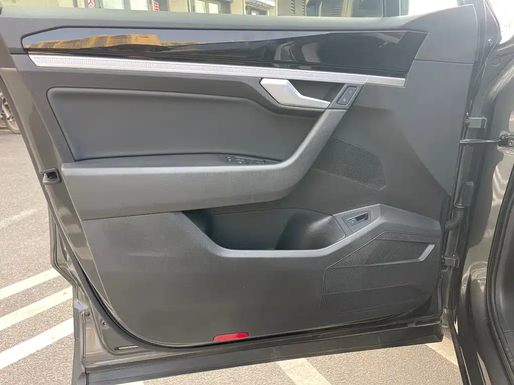 Volkswagen Volkswagen Touareg 2019 2.0TSI Navigation Edition China VI 2020 - thumbnail 22
